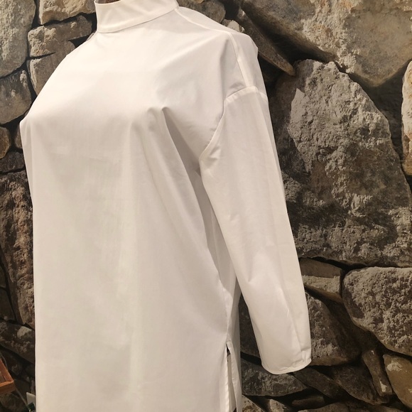 Open back classic white blouse with stand up - Picture 2 of 6